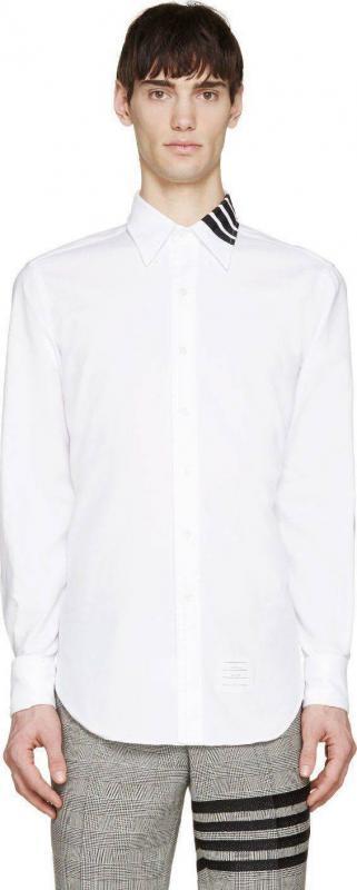 單邊領片有黑色條紋的白襯衫